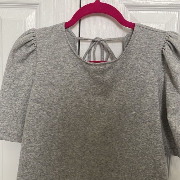 NWOT Hinge Top with Puff Sleeve, Tie Back - Size Small - Picture 5 of 7